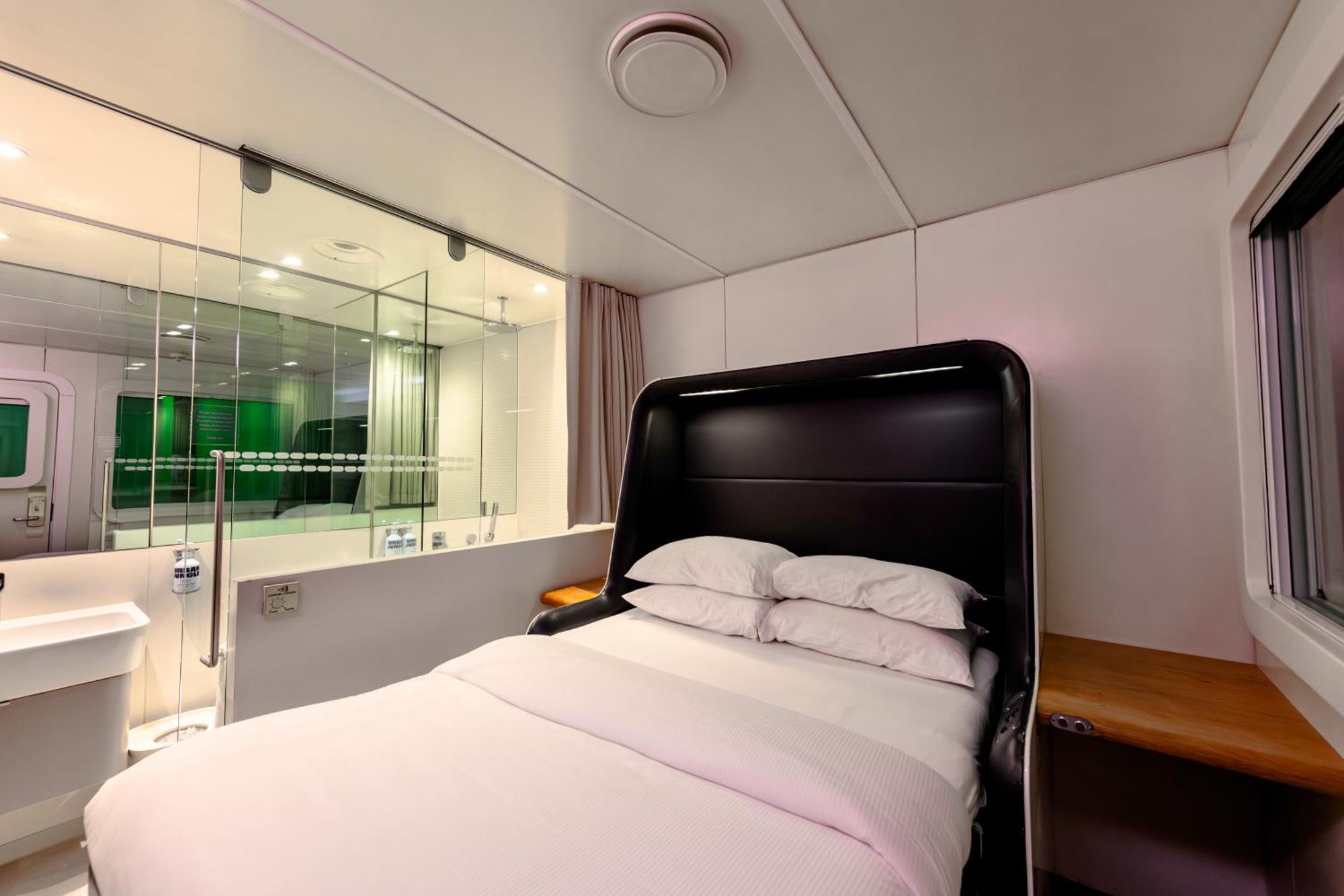 Yotelair London Gatwick Airport Horley Exterior photo