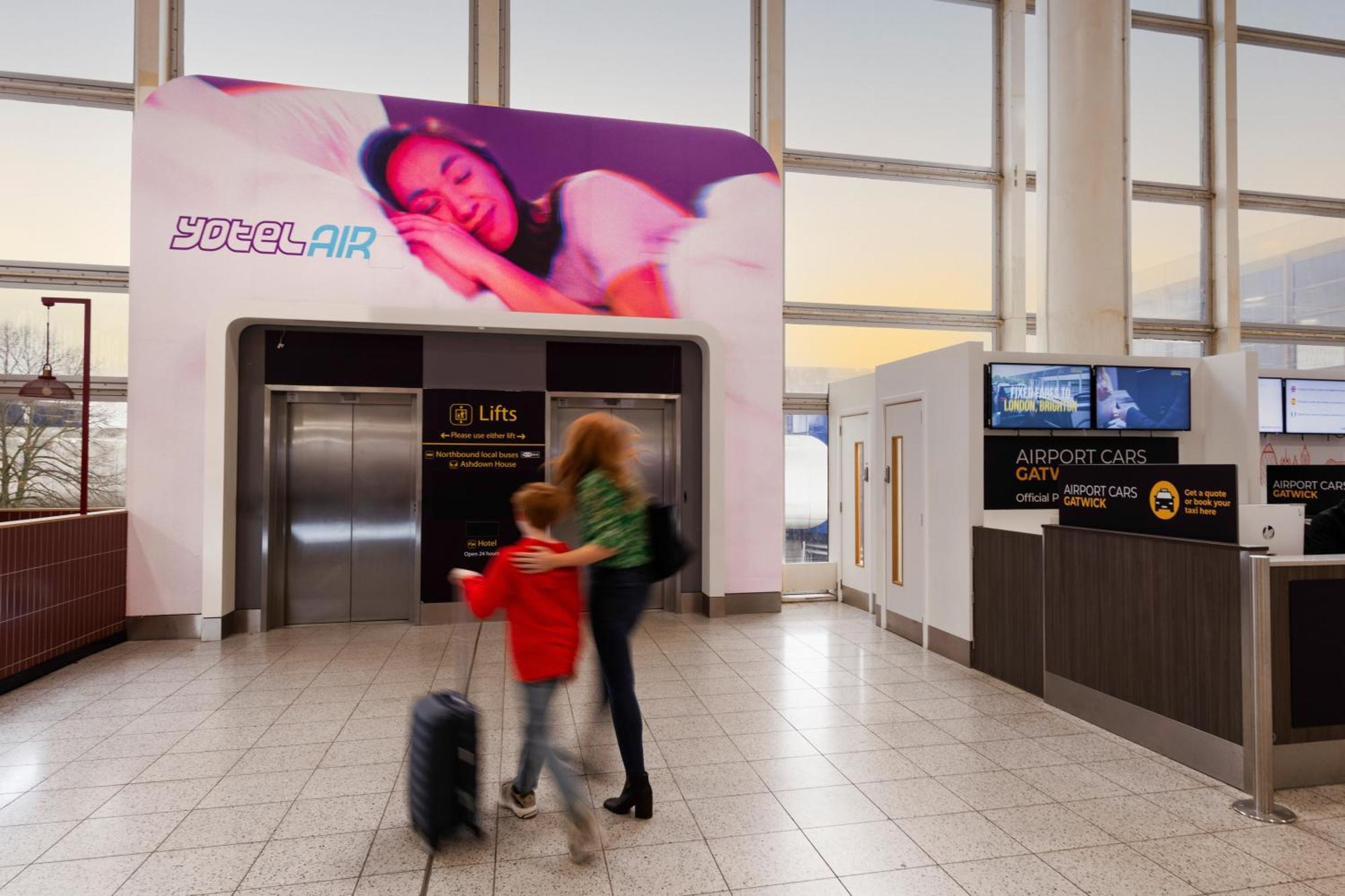 Yotelair London Gatwick Airport Horley Exterior photo