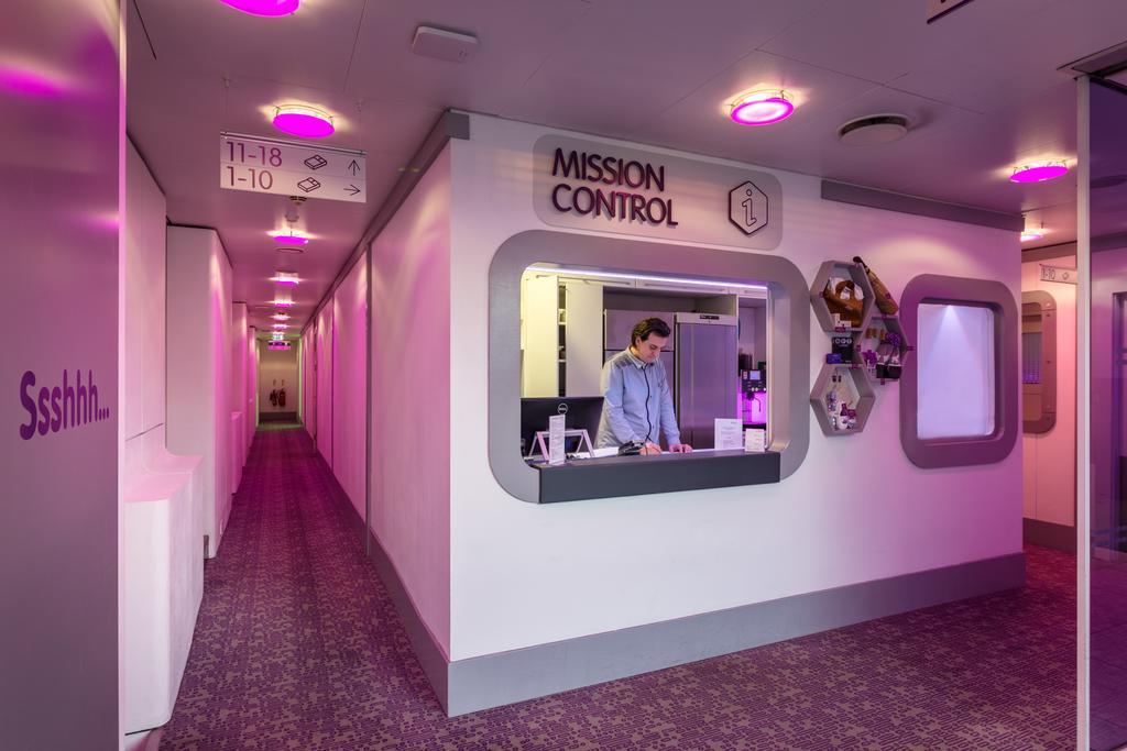 Yotelair London Gatwick Airport Horley Exterior photo
